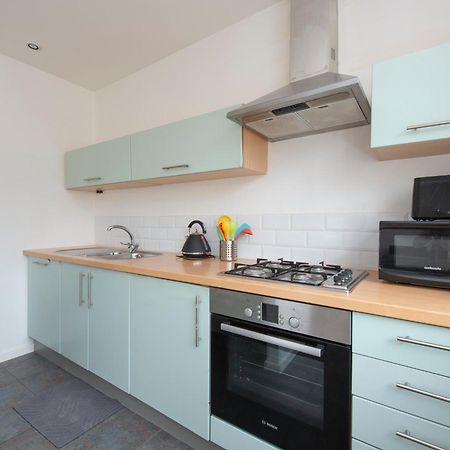 Modern Luxury Apartment By Bow Road Station 伦敦 外观 照片