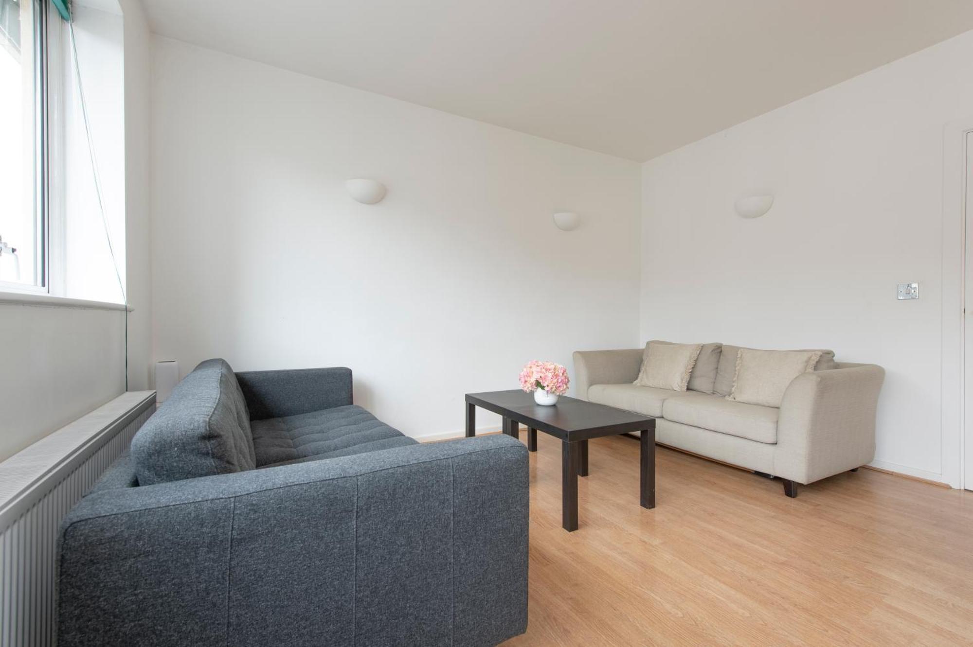 Modern Luxury Apartment By Bow Road Station 伦敦 外观 照片