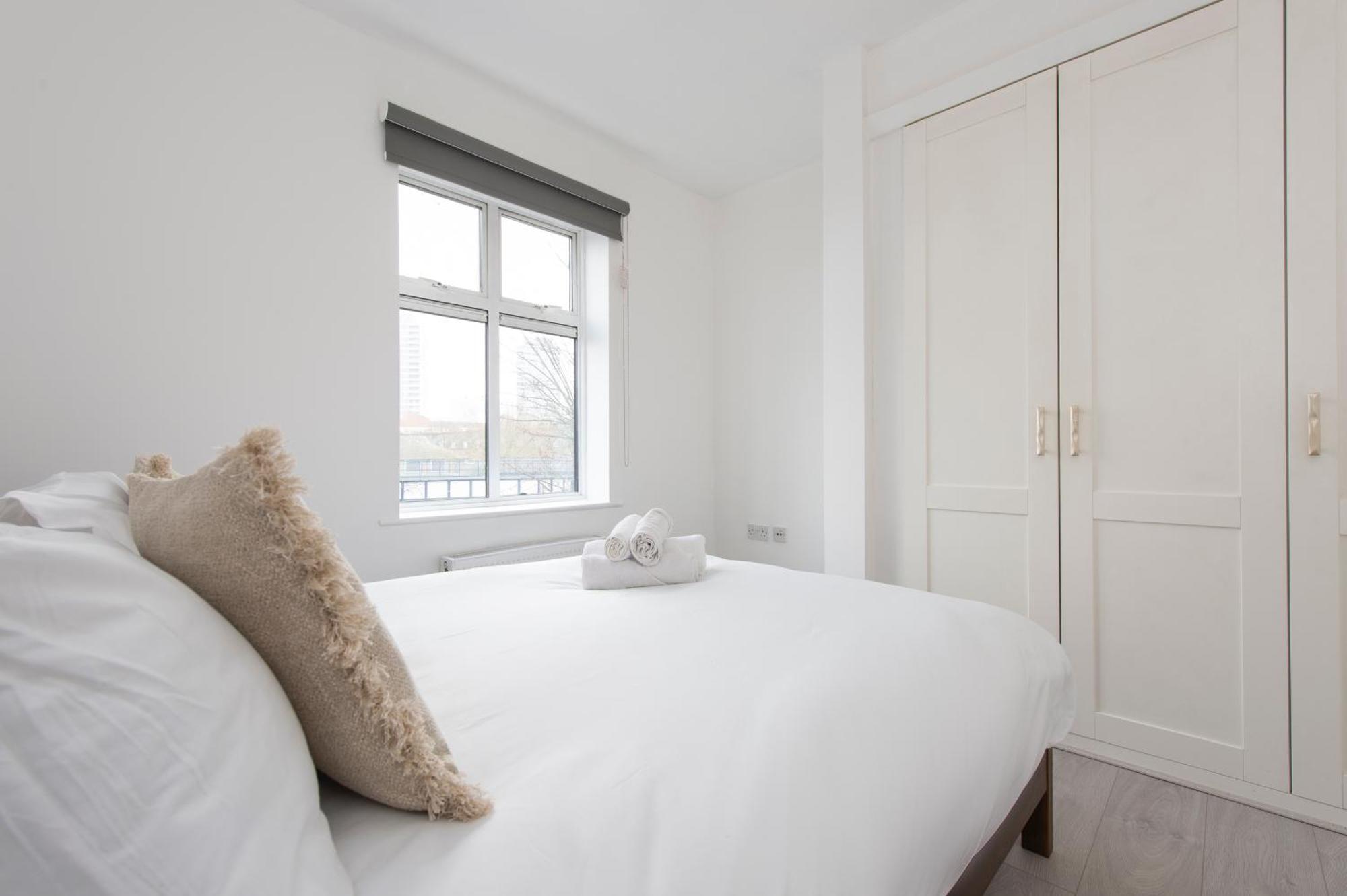 Modern Luxury Apartment By Bow Road Station 伦敦 外观 照片
