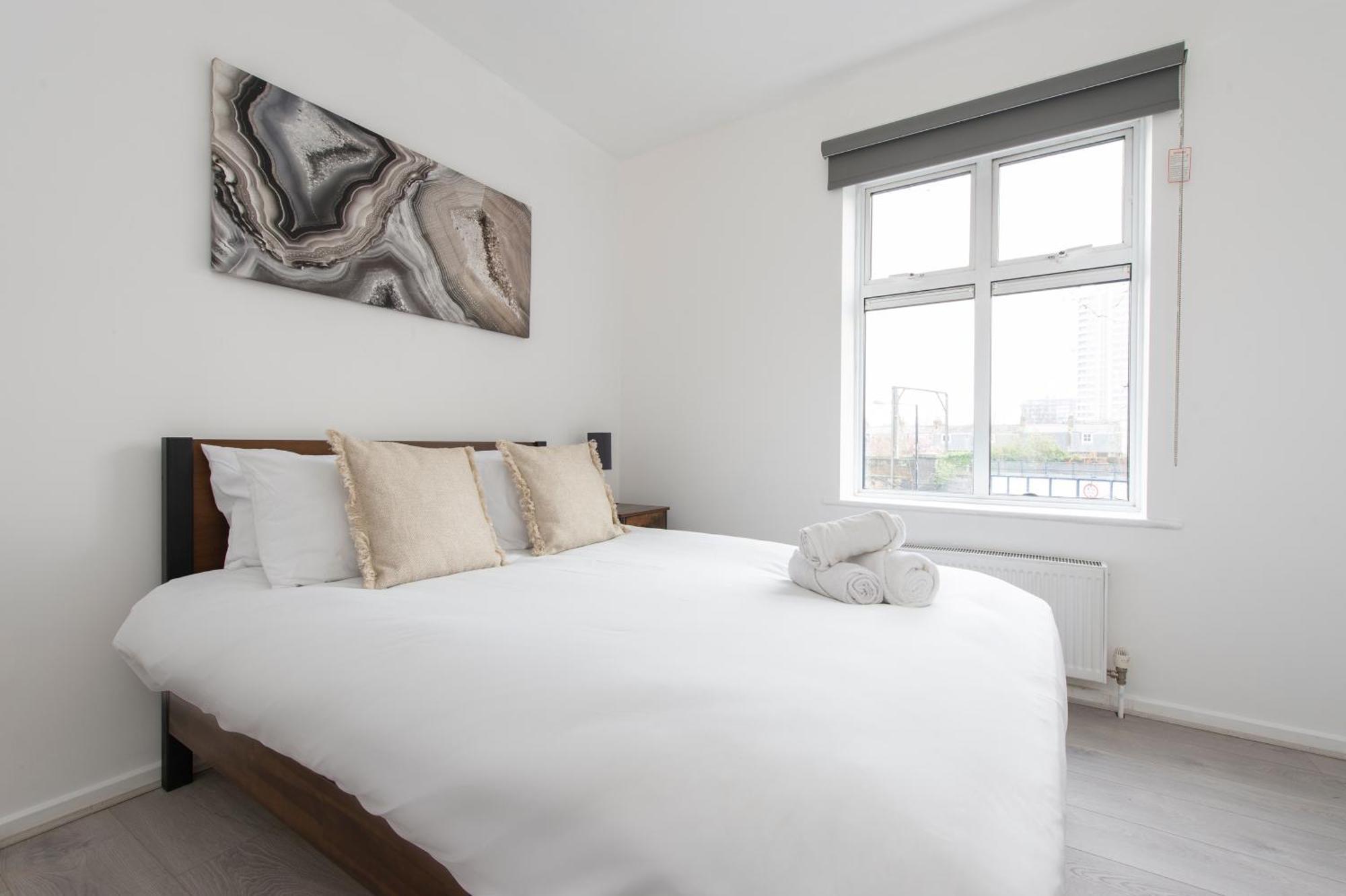 Modern Luxury Apartment By Bow Road Station 伦敦 外观 照片