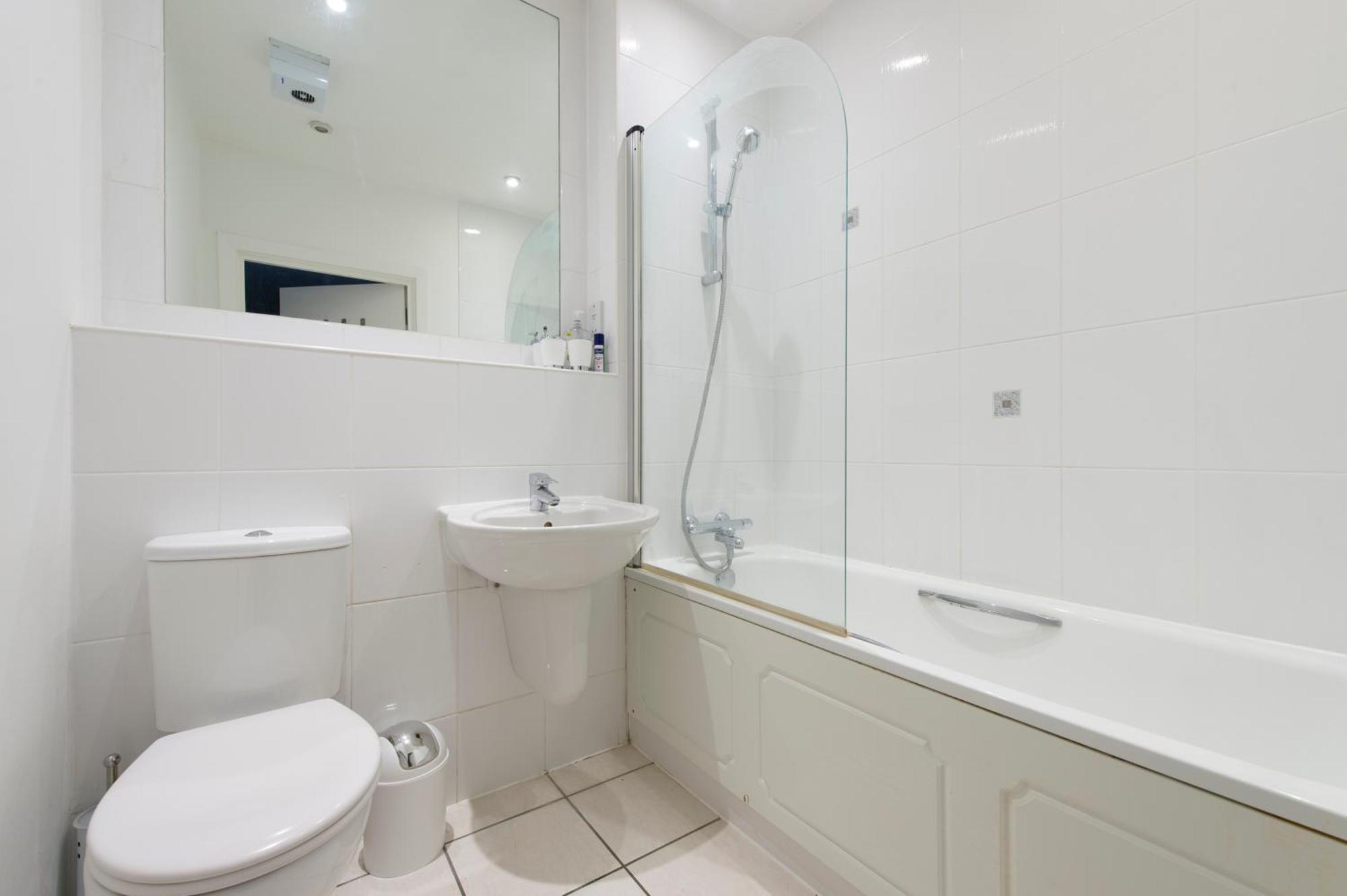 Modern Luxury Apartment By Bow Road Station 伦敦 外观 照片