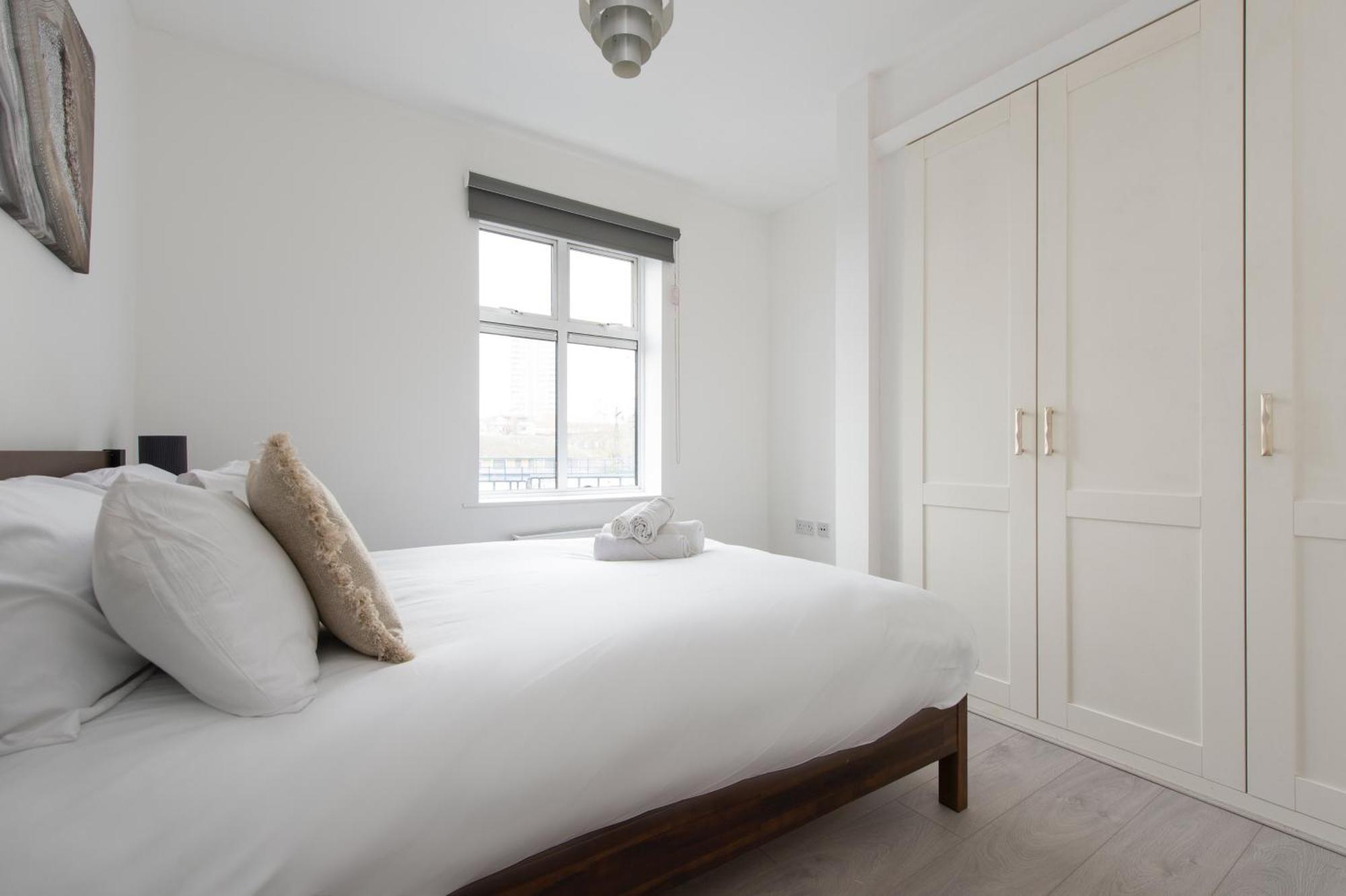 Modern Luxury Apartment By Bow Road Station 伦敦 外观 照片