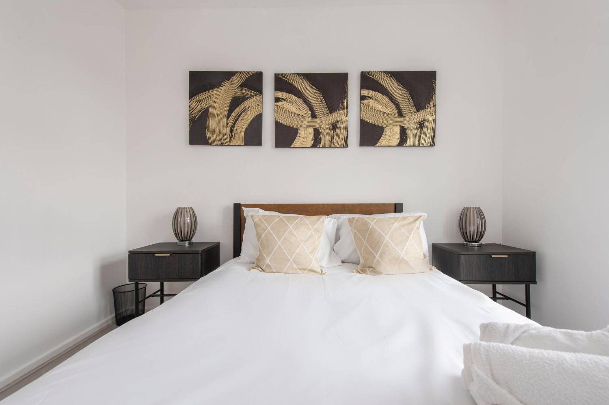 Modern Luxury Apartment By Bow Road Station 伦敦 外观 照片